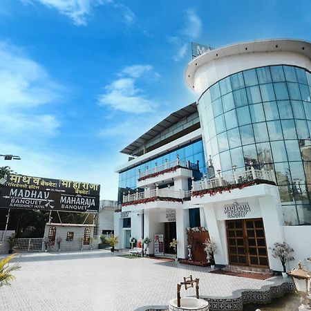 Madhav Residency Hotel & Banquet, Kalyan, Mumbai Kalyān Exterior foto